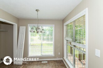 121 Aristocratic Way in Locust Grove, GA - Foto de edificio - Building Photo