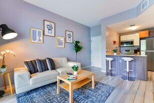 481 NE 29th St in Miami, FL - Building Photo