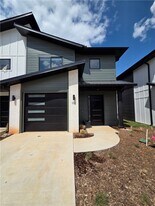 1112 Emilia Ave in Lowell, AR - Building Photo