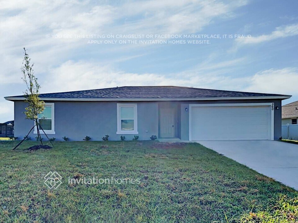 560 SW Nagle Pl in Port St. Lucie, FL - Building Photo