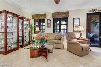 9163 Delano St in Naples, FL - Foto de edificio - Building Photo