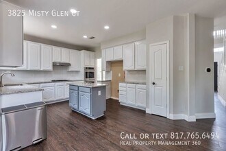 3825 Misty Glen Ct in Bedford, TX - Building Photo - Building Photo