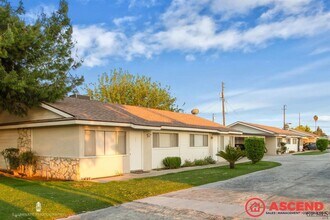 2209 Planz Road in Bakersfield, CA - Building Photo - Interior Photo