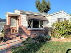 4964 Dick St in San Diego, CA - Foto de edificio - Building Photo