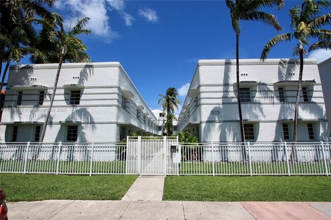 1525 Pennsylvania Ave in Miami Beach, FL - Building Photo - Building Photo