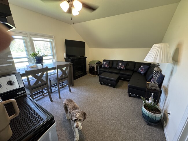 2732 S Hacker Rd, Unit Upper level
