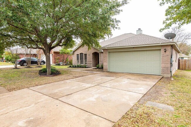 3005 Hill St in Round Rock, TX - Foto de edificio - Building Photo
