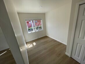 324 S Freeman St, Unit B in Oceanside, CA - Building Photo - Building Photo