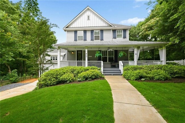 property at 946 Delaware Ave SE