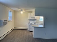 Springwood Apartments in Springfield, PA - Building Photo - Building Photo