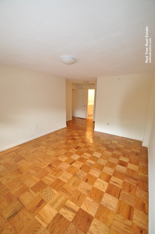 101 Monmouth St, Unit 208 in Brookline, MA - Building Photo - Building Photo
