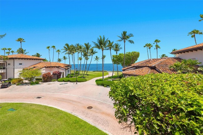 15122 Fisher Island Dr