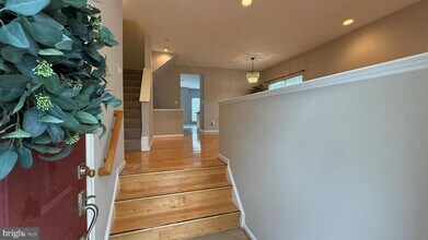 43146 Gatwick Square in Ashburn, VA - Foto de edificio - Building Photo