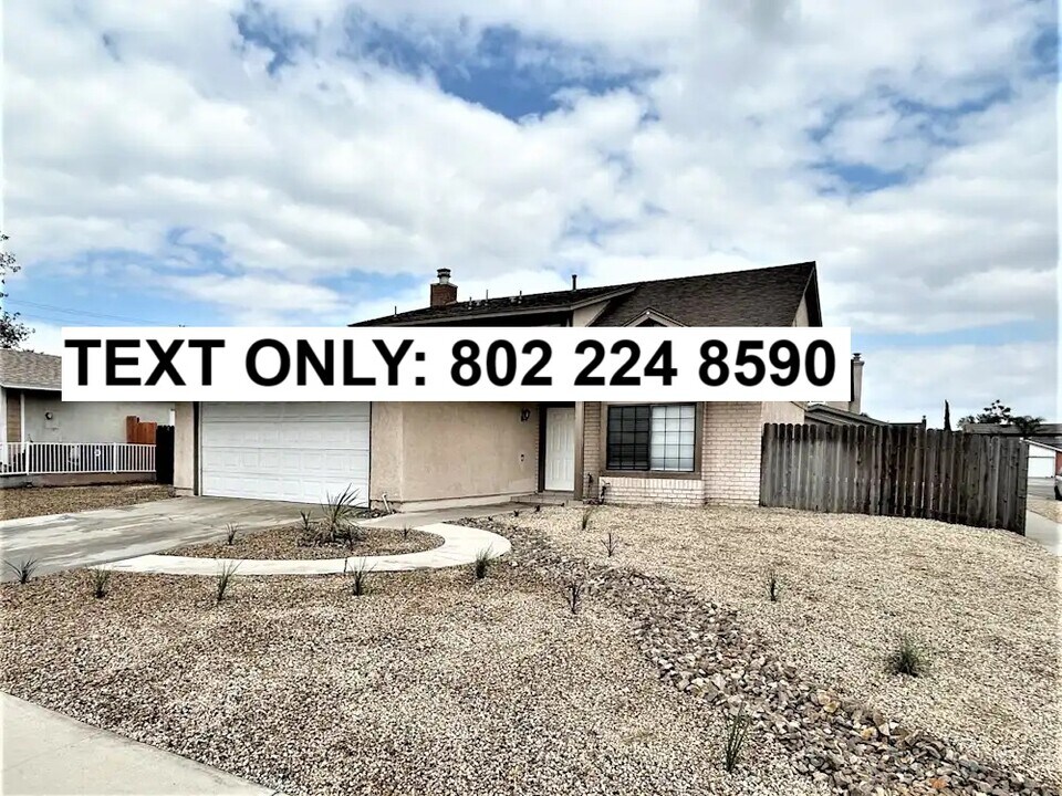 7464 Lime Ave in Fontana, CA - Building Photo