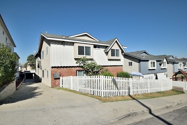 property at 2603 Curtis Ave