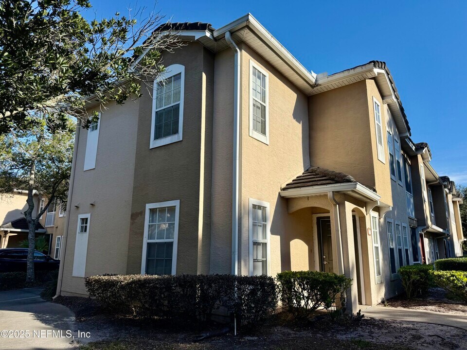 10075 GATE N Pky in Jacksonville, FL - Building Photo