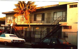 5305 Carlin St in Los Angeles, CA - Building Photo