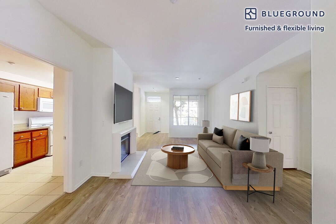 29128 Oak Creek Ln in Agoura Hills, CA - Building Photo