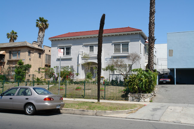 244 S New Hampshire Ave in Los Angeles, CA - Foto de edificio - Building Photo