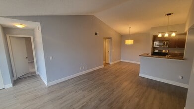 5140 Conroy Rd, Unit 831 in Orlando, FL - Building Photo - Building Photo