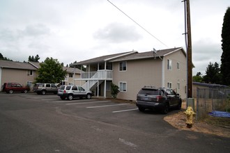 Summerpark Apartments in Salem, OR - Building Photo - Building Photo