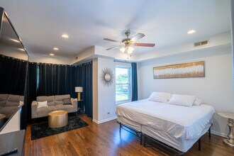 6546 S Maryland Ave, Unit 3 in Chicago, IL - Building Photo - Building Photo