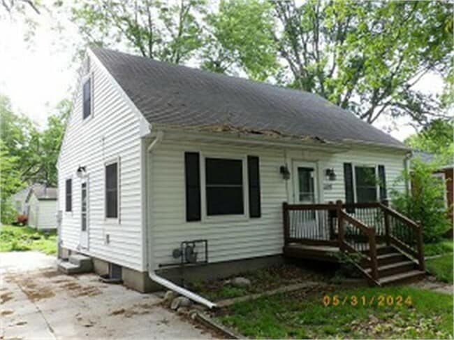 property at 1110 Stafford Ave