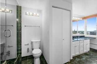 1344 N Dearborn St in Chicago, IL - Foto de edificio - Building Photo