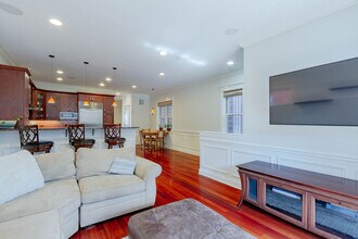 831 W George St, Unit 1 in Chicago, IL - Building Photo - Building Photo