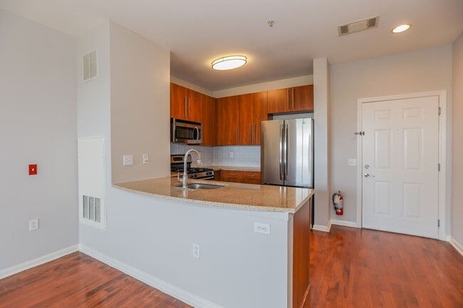 56 Brownstone Way in Englewood, NJ - Building Photo - Building Photo