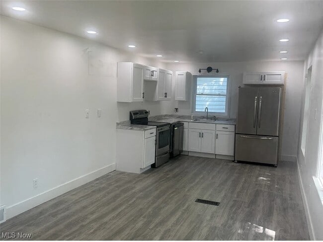 7843 Emery Cir in Mentor, OH - Building Photo - Building Photo