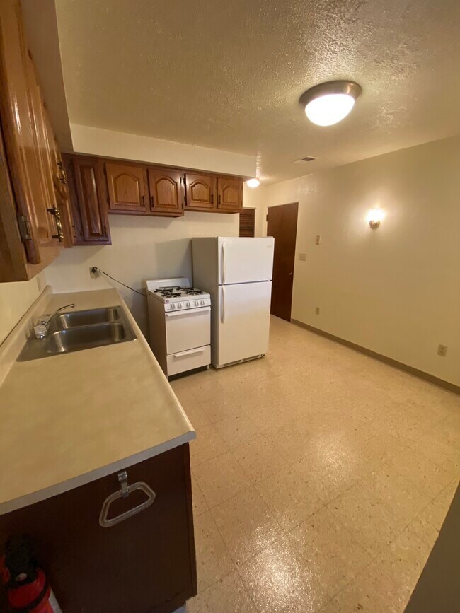 700 Brinton Ave, Unit B in Pitcairn, PA - Building Photo - Building Photo