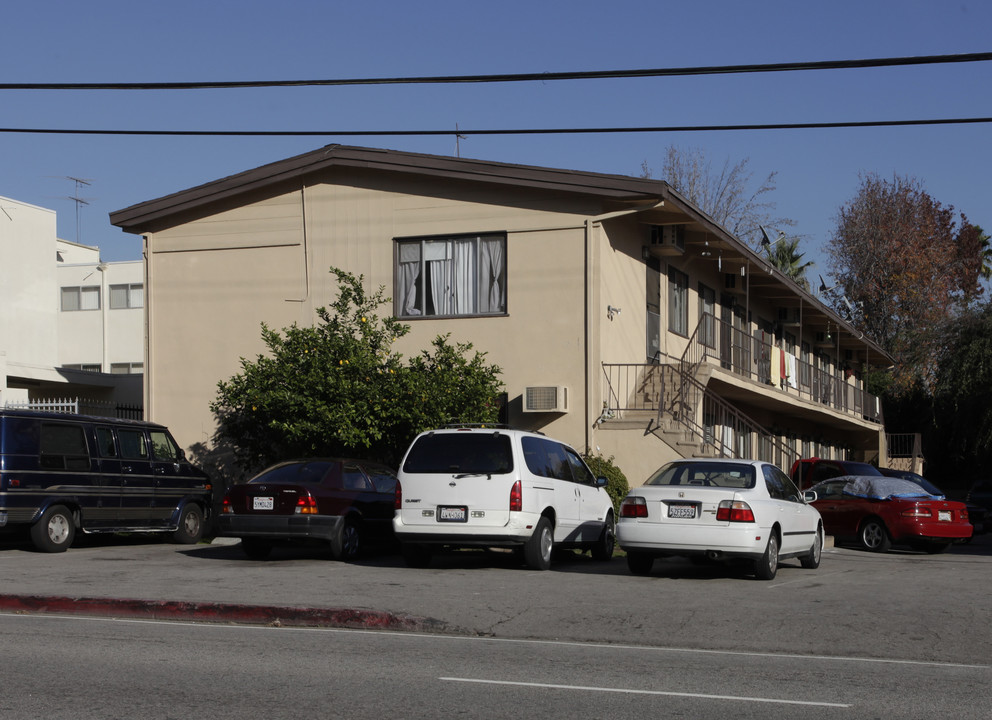 6064 Fulton Ave in Van Nuys, CA - Foto de edificio