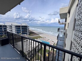 1343 Jimmy Buffett Mem Hwy in Satellite Beach, FL - Building Photo