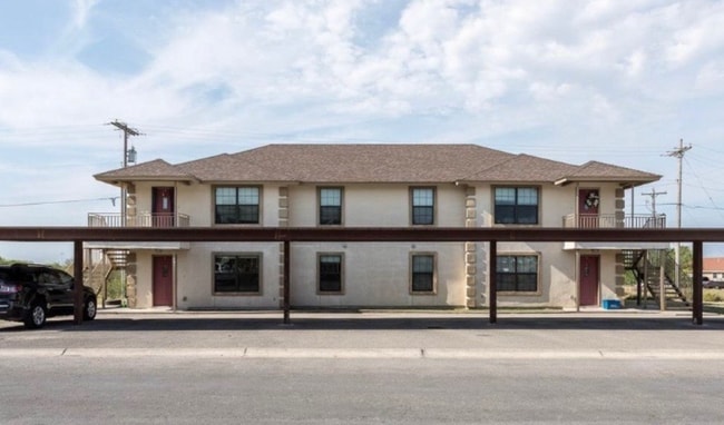 120 Ramon Cardenas Dr, Unit A in Del Rio, TX - Foto de edificio - Building Photo