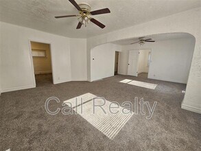 2721 E Rowan Ave in Spokane, WA - Foto de edificio - Building Photo