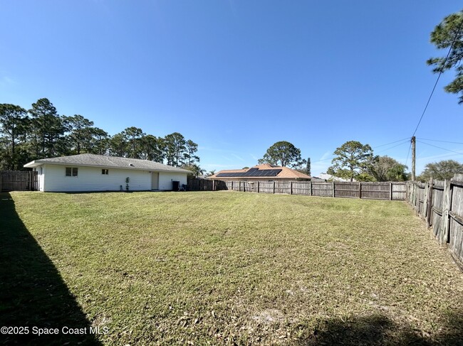 420 Australian Rd NW in Palm Bay, FL - Building Photo - Building Photo