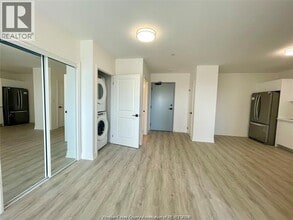 7337 Meo Blvd in Lasalle, ON - Building Photo - Building Photo