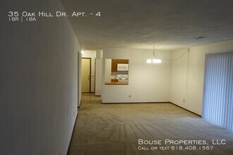 35 Oak Hill Dr in Belleville, IL - Building Photo - Building Photo