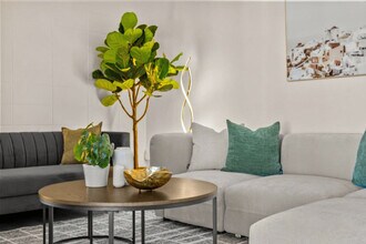 115-117 17 Ave SW, Unit SI ID1314554P in Calgary, AB - Building Photo - Building Photo