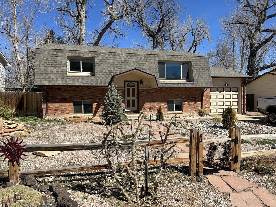 2518 Woodvalley Ct in Fort Collins, CO - Building Photo