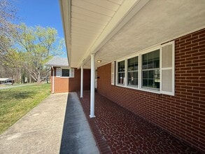 831 Delmonte Dr NW in Winston-Salem, NC - Building Photo - Building Photo