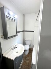 730 S Main St, Unit 2 in Decatur, IL - Foto de edificio - Building Photo