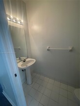 5600 NW 114th Pl, Unit 202 in Doral, FL - Building Photo - Building Photo