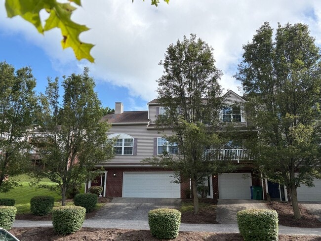 630 Oak Tree Blvd NW in Christiansburg, VA - Building Photo - Building Photo