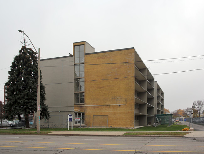 Renata Manor in Hamilton, ON - Building Photo - Primary Photo