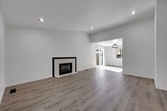 2170 Crescent Ave in Eugene, OR - Building Photo - Building Photo