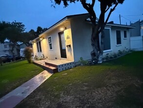 4769 E Malta St in Long Beach, CA - Foto de edificio - Building Photo