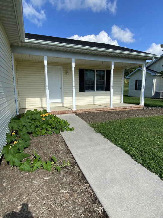 12665 Back Creek Valley Rd in Hedgesville, WV - Building Photo