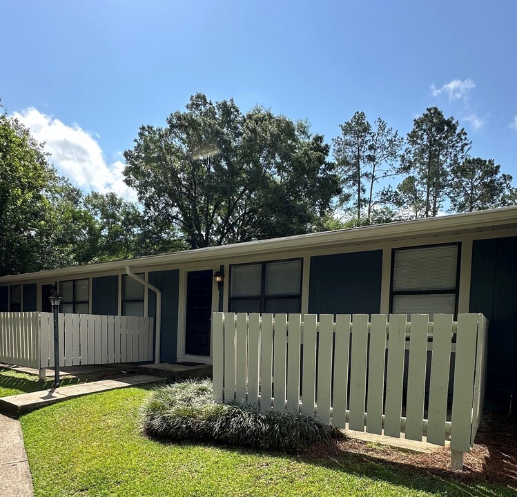 Shadow Ridge in Tallahassee, FL - Foto de edificio